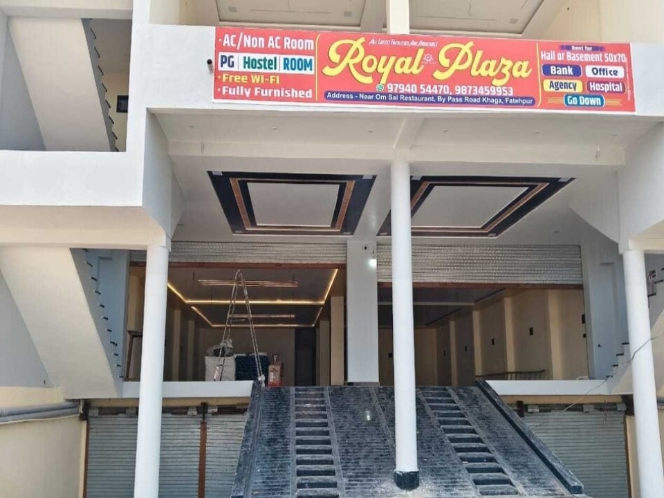 OYO 843094 Royal Plaza, Khaga, Khaga