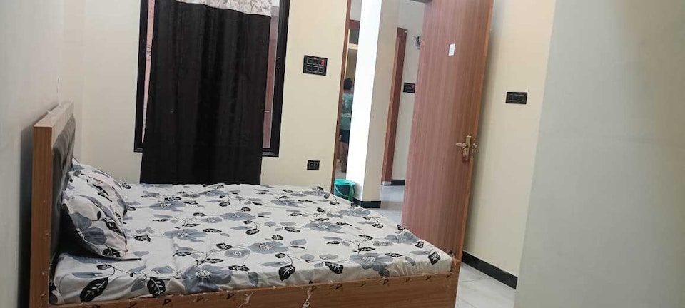 OYO 843094 Royal Plaza, Khaga, Khaga