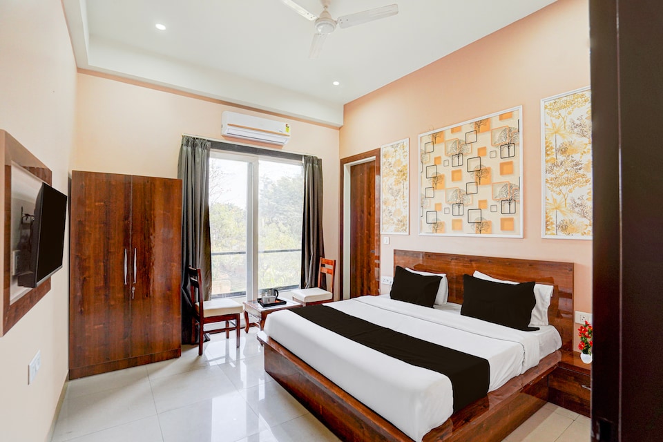 Collection O Zeta I Noida Formerly The Royal Harmony, Greater Noida, Noida