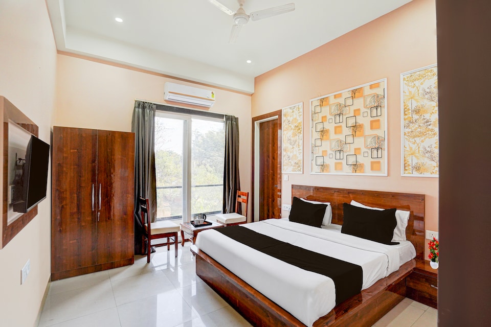 Collection O Zeta I Noida Formerly The Royal Harmony, Greater Noida, Noida