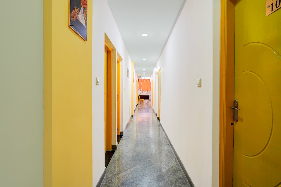 Spot On  Nisarga Hotel Boarding and Lodging , Bommasandara Bangalore, Bangalore