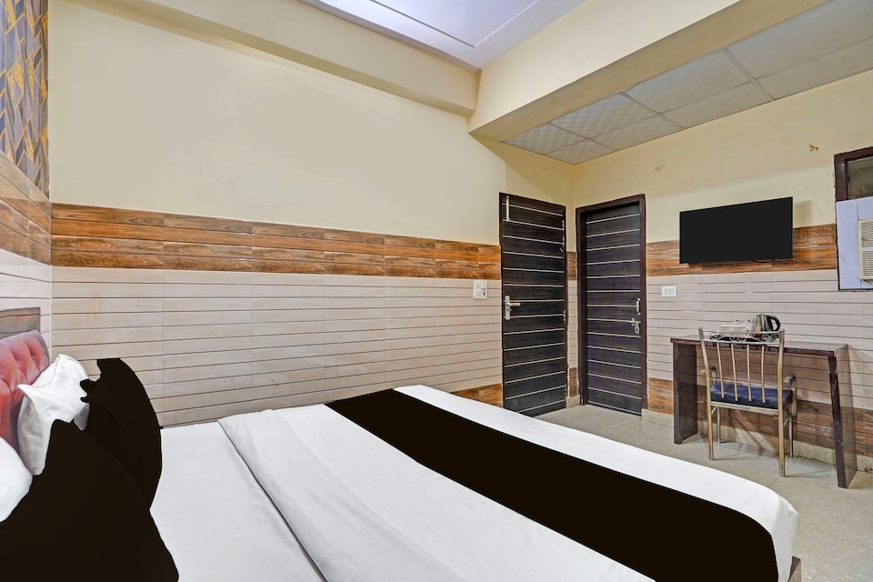 Super Hotel O Noida Sector 63 Formerly Aditya Residency, Noida City, Noida