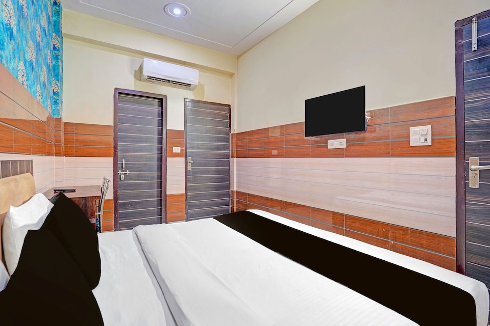 Super Hotel O Noida Sector 63 Formerly Aditya Residency, Noida City, Noida