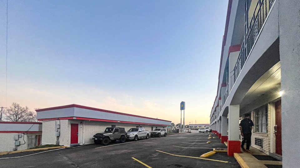 Studio 6 Suites Belton, TX, C76501, Austin TX