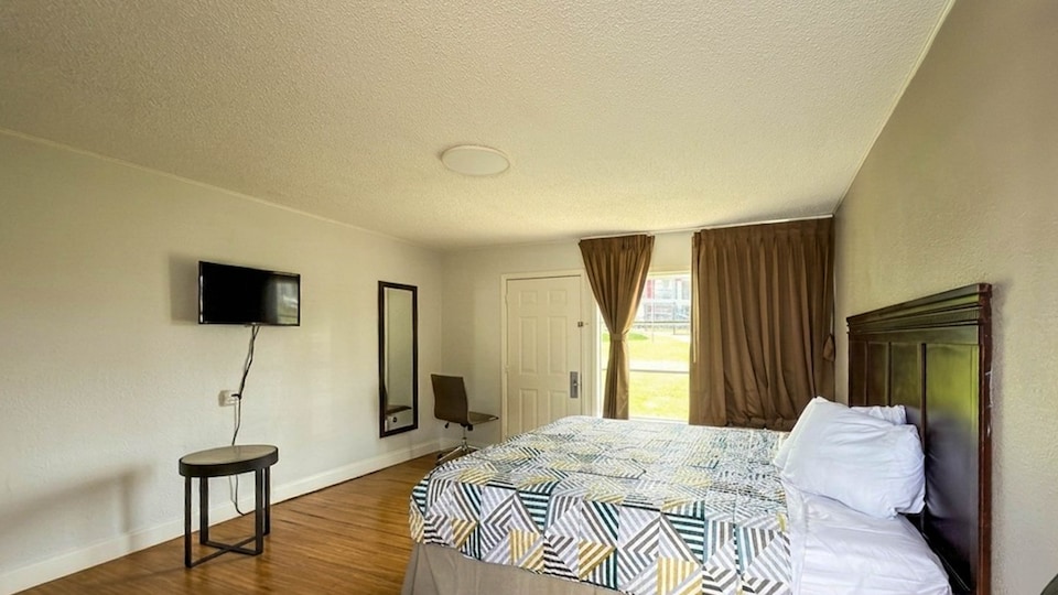Studio 6 Suites Belton, TX, C76501, Austin TX