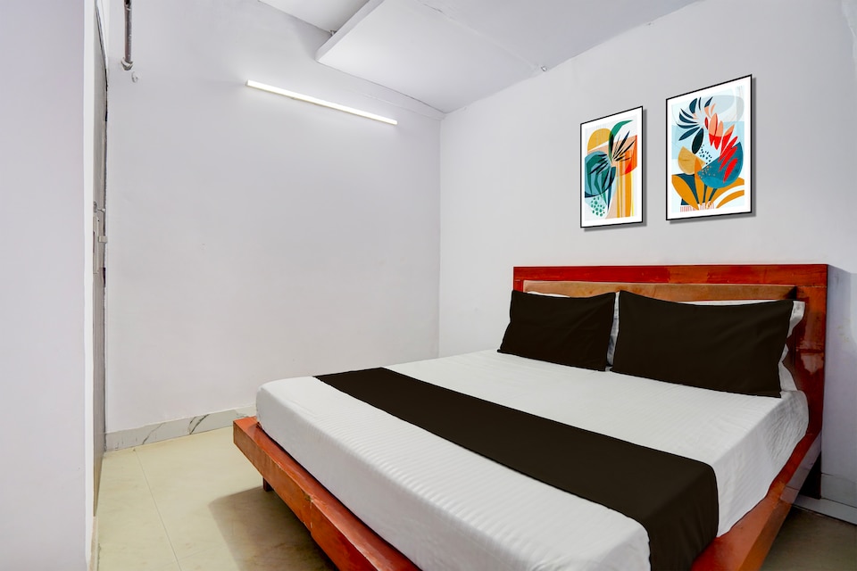 Hotel O The Palm Leaf , Indirapuram Ghaziabad, Ghaziabad