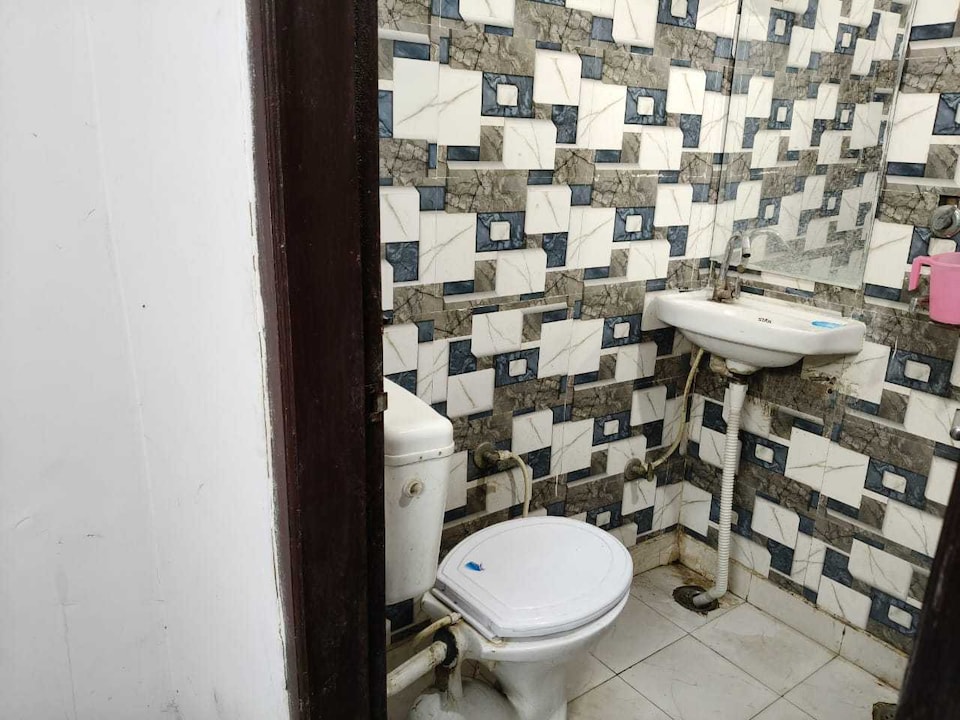 Hotel O The Palm Leaf , Indirapuram Ghaziabad, Ghaziabad