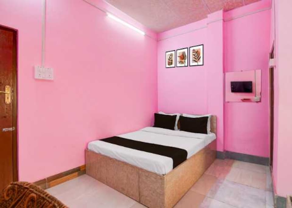 Hotel O Adamas University Barasat Formerly Secret Heaven, VIP Road Kolkata, Kolkata