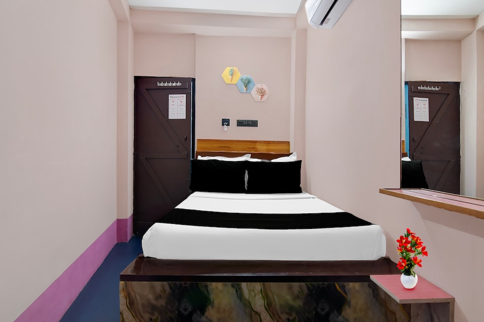 Hotel O Adamas University Barasat Formerly Secret Heaven, VIP Road Kolkata, Kolkata