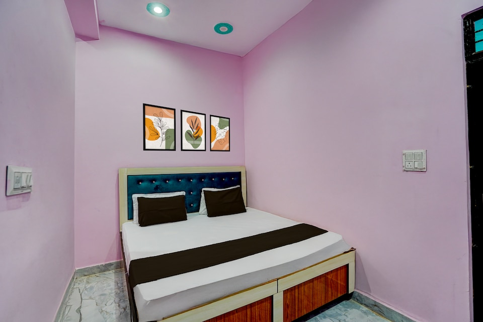 SPOT ON Shri Hari Om Dham, Iskcon Vrindavan, Vrindavan