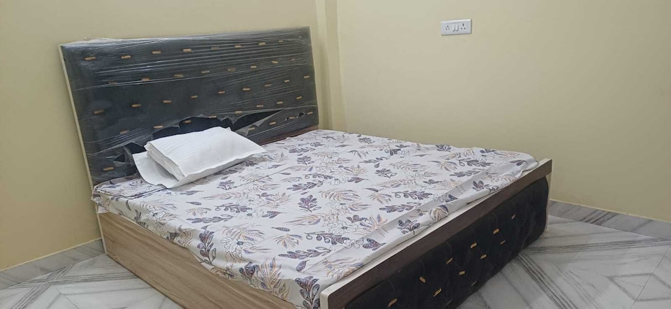 SPOT ON Rv Hotel , Mumfordganj Allahabad, Prayagraj