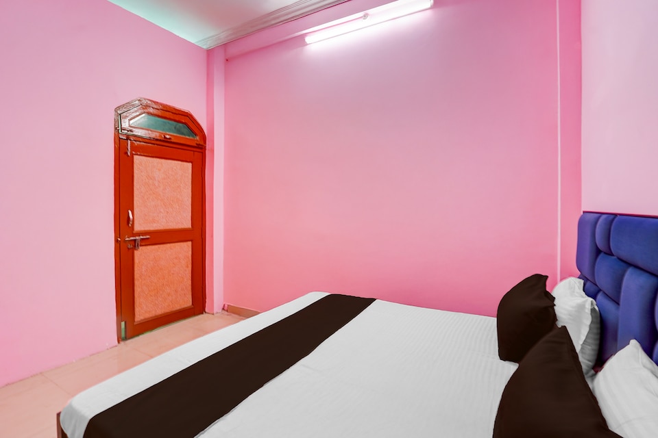 Hotel O  Sitara hotel , Lalganj Ajhara, Lalganj Ajhara