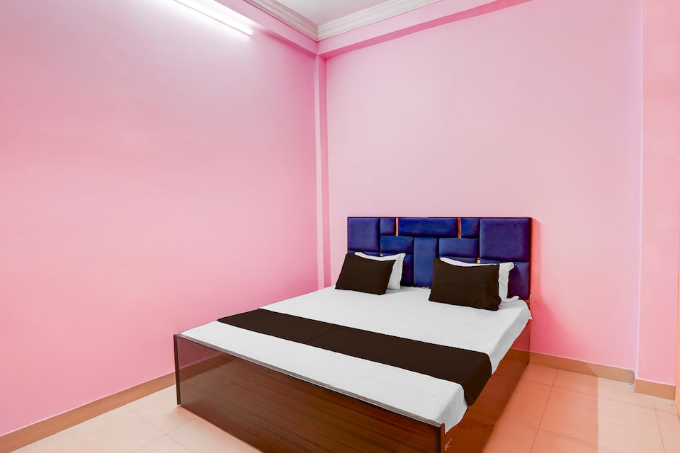 Hotel O  Sitara hotel , Lalganj Ajhara, Lalganj Ajhara