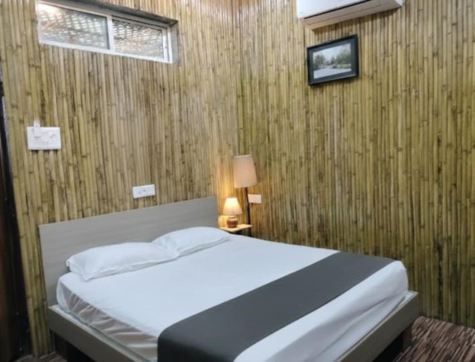 Hotel O The Bamboo House , Katraj Khed Shivapur Pune, Pune