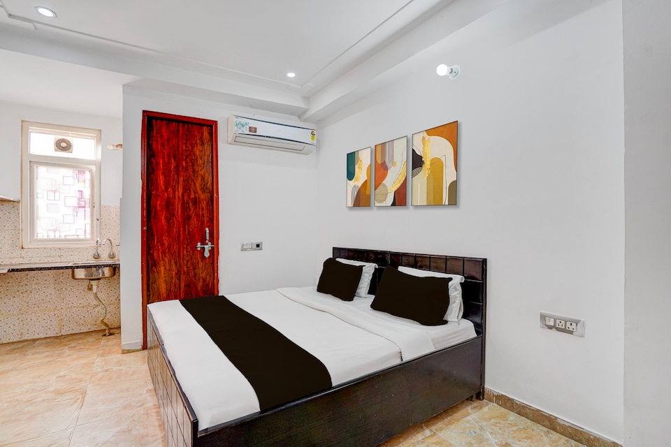 Hotel O Premier Stays, HUDA CENTRE 1, Gurgaon