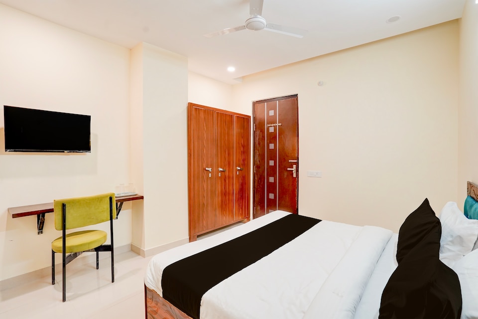 Hotel O COZY STAY HOTEL , Noida Expressway SEZ, Noida
