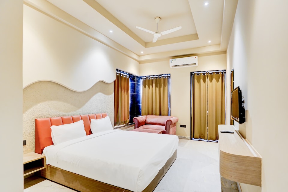 Hotel O COZY STAY HOTEL , Noida Expressway SEZ, Noida