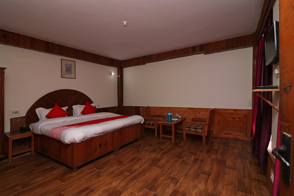 OYO Home 13710 Studio, Naggar Road, Manali