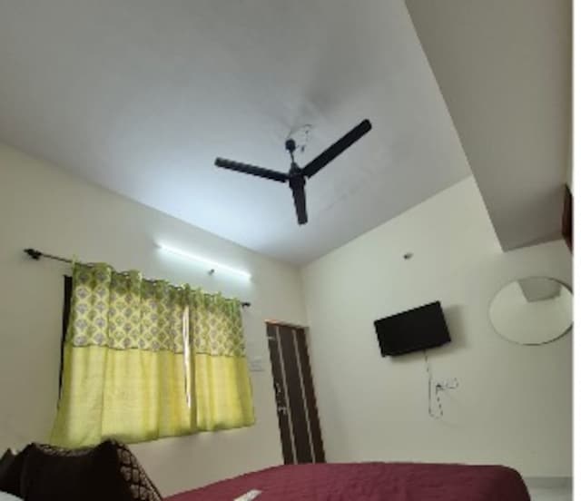 SPOT ON Golden Key Hotel