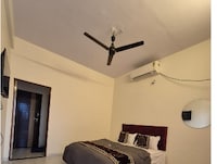 SPOT ON Golden Key Hotel