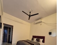 SPOT ON Golden Key Hotel