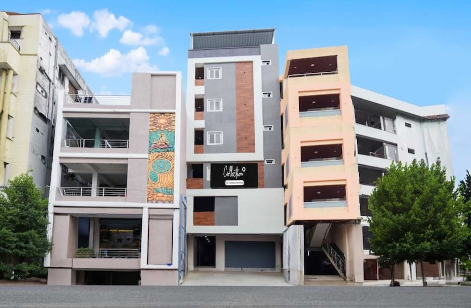 Collection O Musheerabad Metro Station Hyderabad Formerly Bhatia Residency, Himayatnagar-Kachiguda, Hyderabad