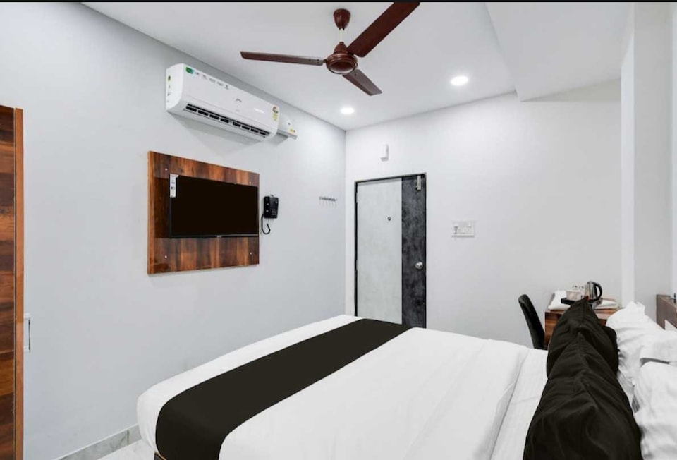 Collection O Musheerabad Metro Station Hyderabad Formerly Bhatia Residency, Himayatnagar-Kachiguda, Hyderabad