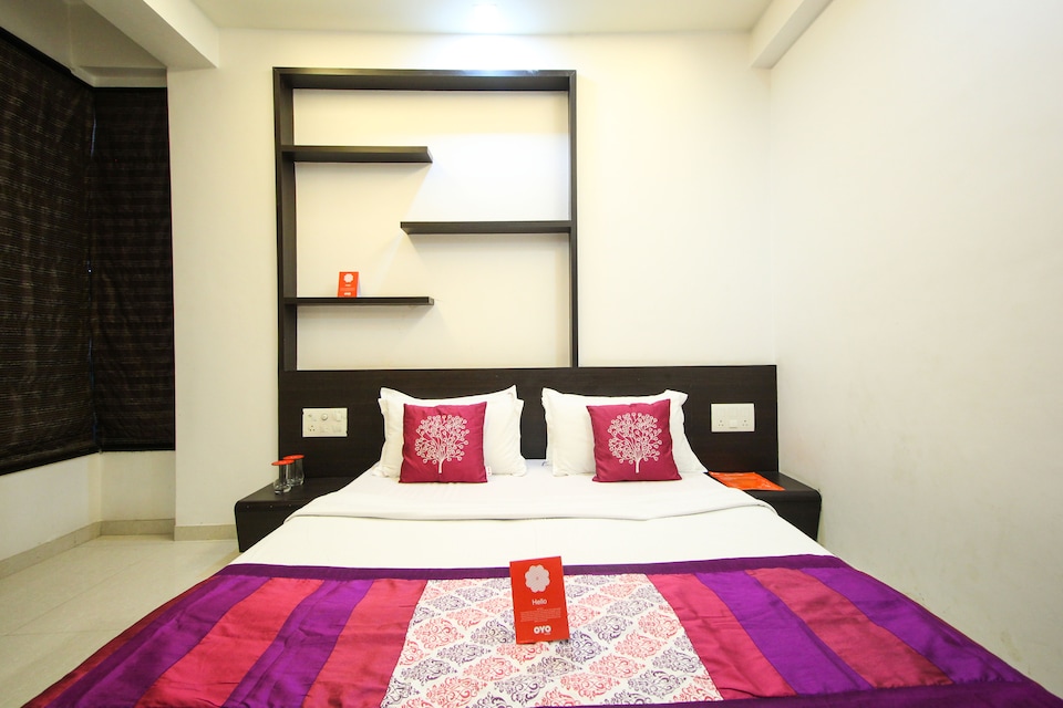 OYO 2587 Shree Nivas Apartments, Airport Surat, Surat
