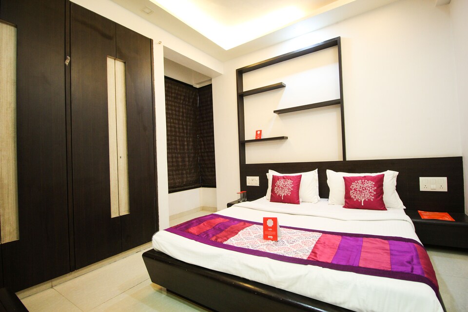 OYO 2587 Shree Nivas Apartments, Airport Surat, Surat