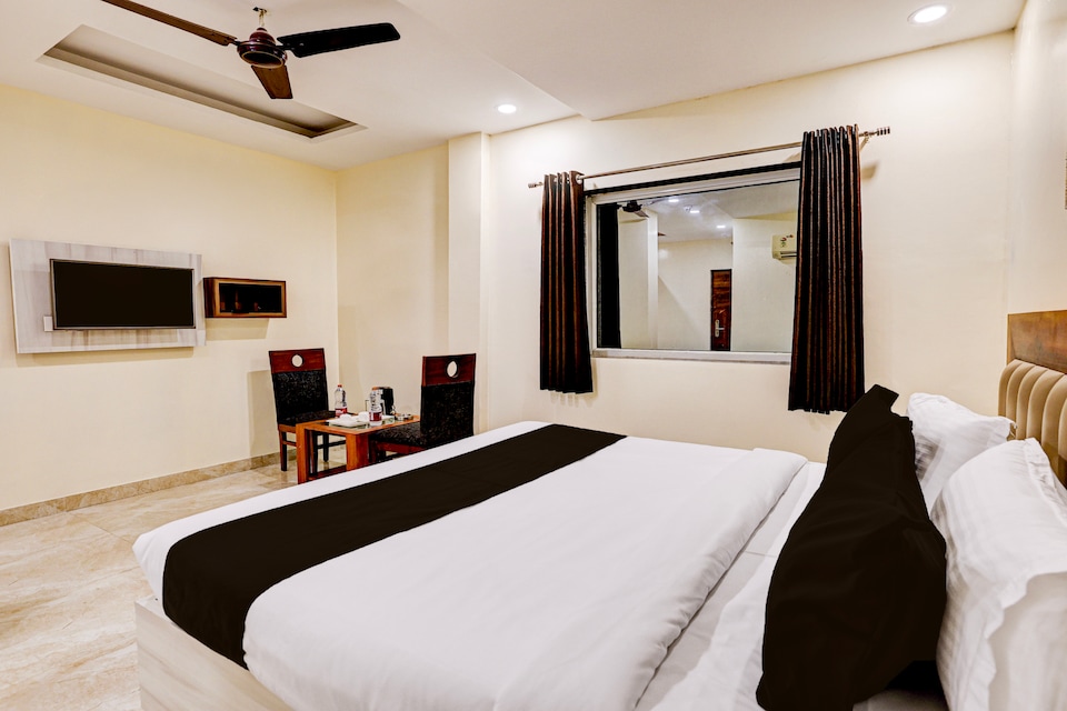 Townhouse OAK The Hotel Square Villa, Ghaziabad City, Ghaziabad