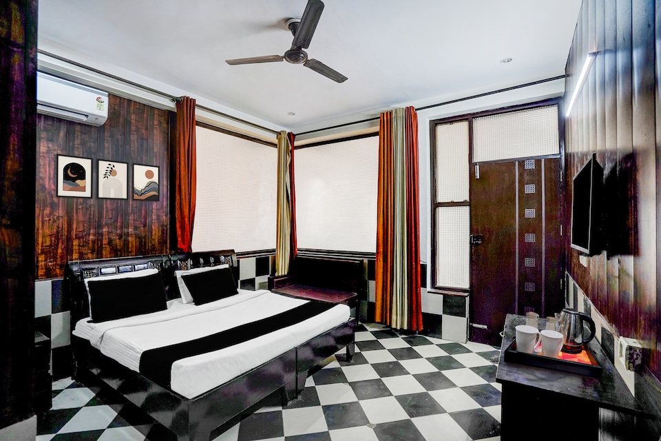 Hotel O Sector 93 Noida Formerly Grand Empire, Noida Expressway SEZ, Noida