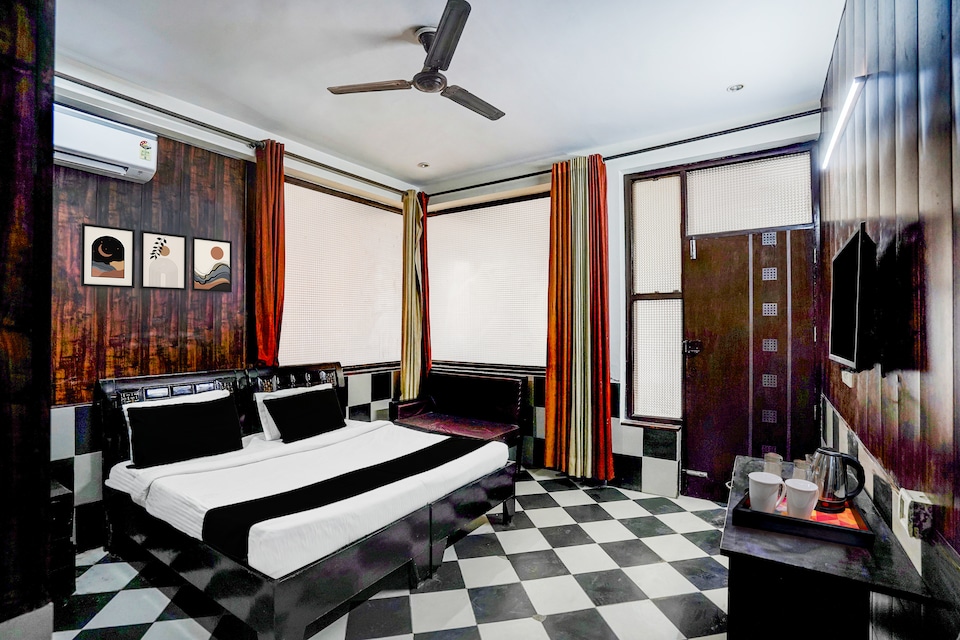 Hotel O Sector 93 Noida Formerly Grand Empire, Noida Expressway SEZ, Noida