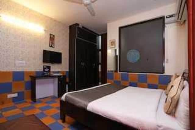 Hotel O Sector 93 Noida Formerly Grand Empire
