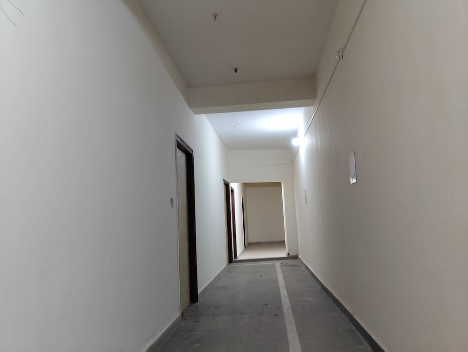 Hotel O Shree Jee Inn, Old Gurgaon, Gurgaon