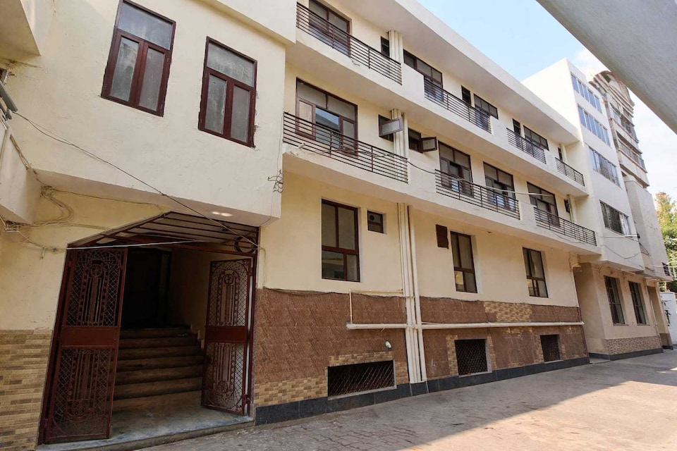 Hotel O Shree Jee Inn, Old Gurgaon, Gurgaon