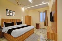 Hotel O THE PVS GRAND