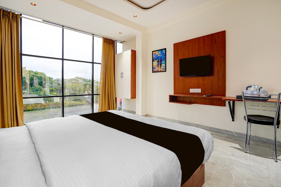 Super Townhouse Chakan Corporate Homestay Formerly New Royal Inn, Chakan Pune, Pune
