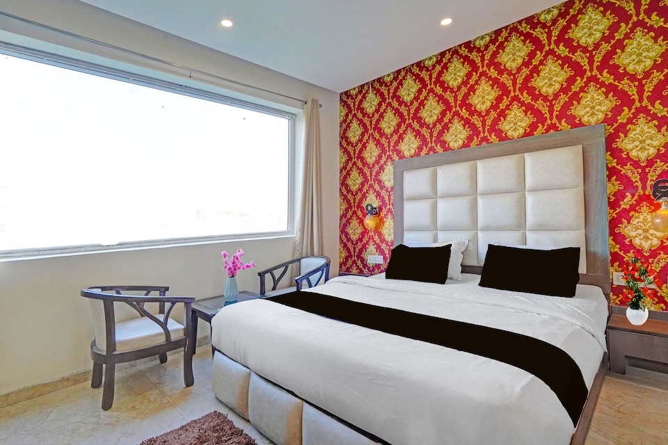 Super Townhouse by OYO Old Kalka Ambala Road Formerly Viraj inn, Zirakpur, Zirakpur