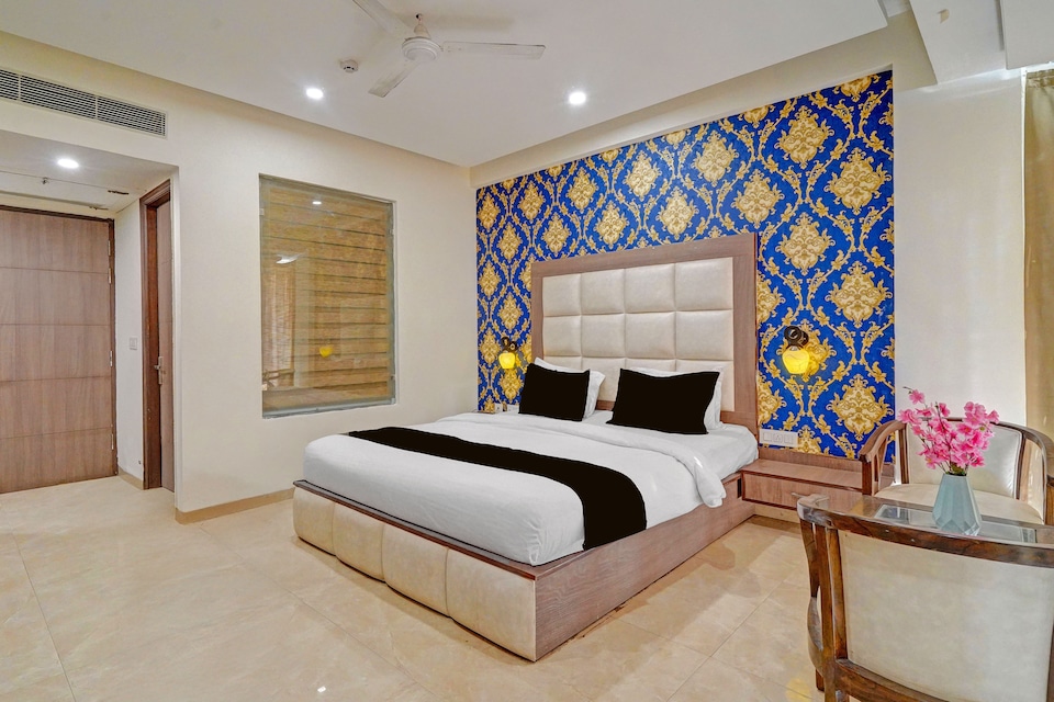 Super Townhouse by OYO Old Kalka Ambala Road Formerly Viraj inn, Zirakpur, Zirakpur