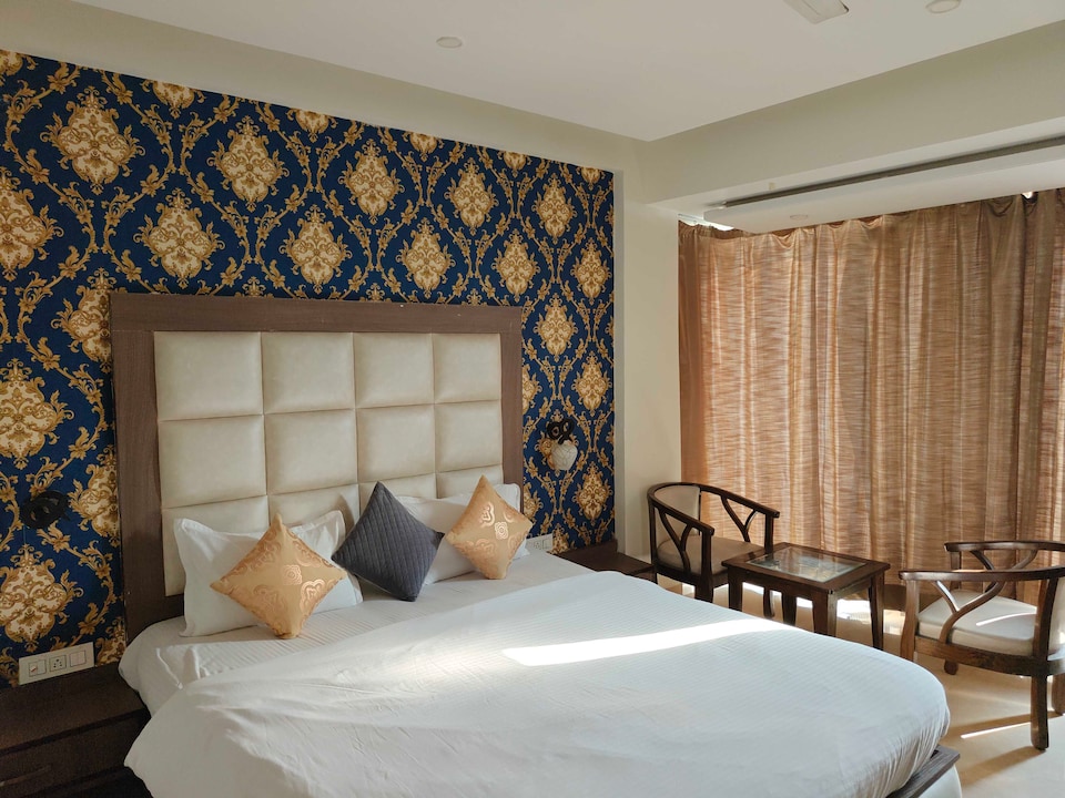 Townhouse Old Kalka Ambala Road Formerly Viraj inn, Zirakpur, Zirakpur