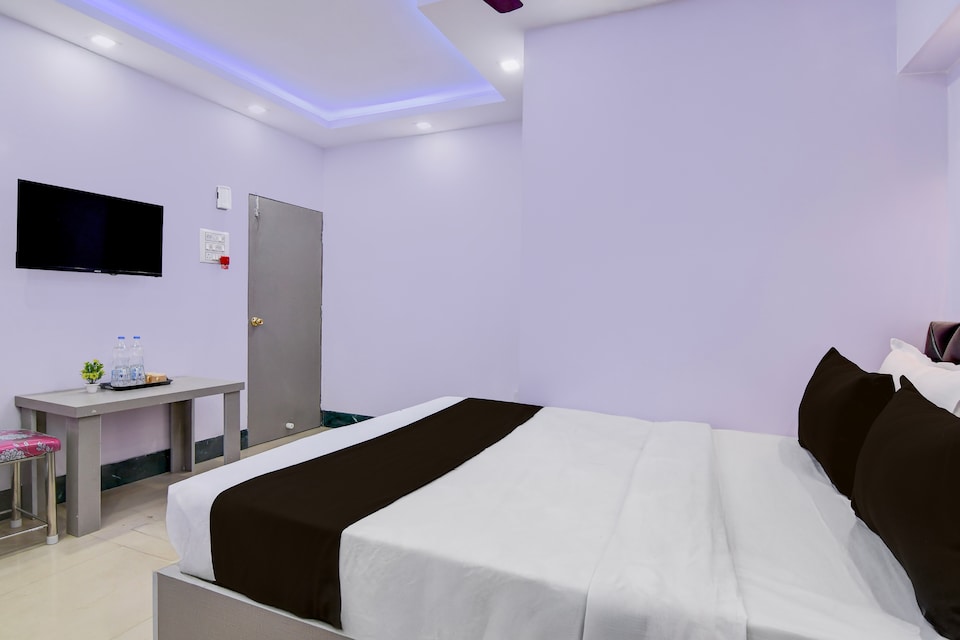 Hotel O Barashat Barbaria Bus Stand Formerly Lotus Guest House, Ruby Hospital Kolkata, Kolkata