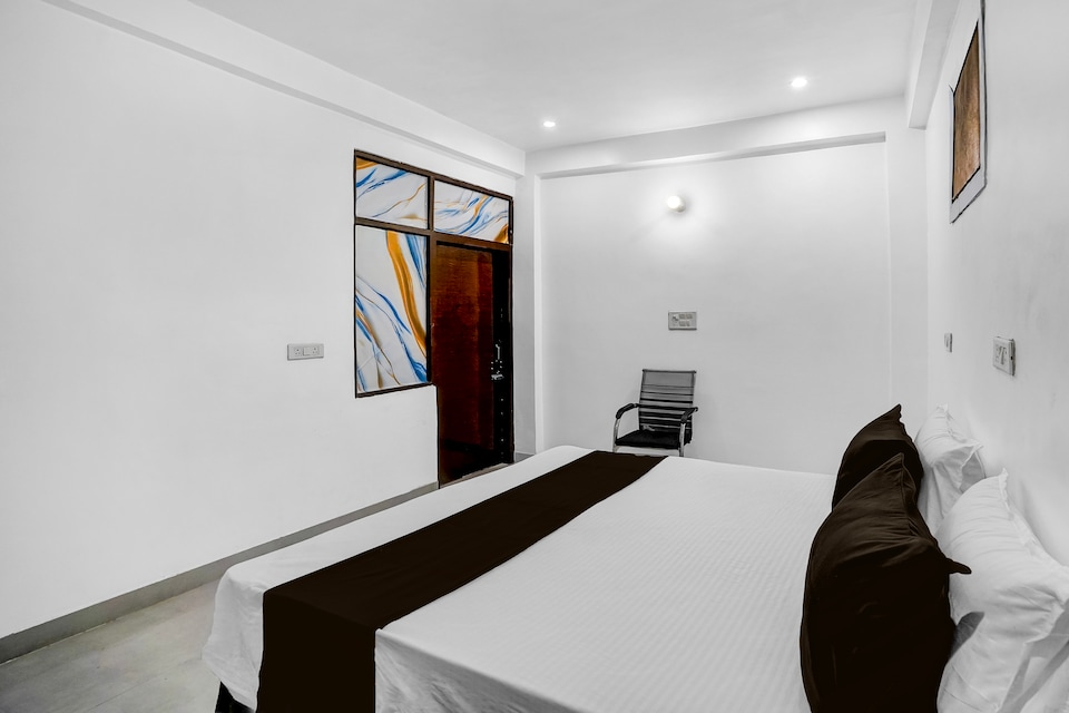 SPOT ON Grand Inn, Noida Expressway SEZ, Noida