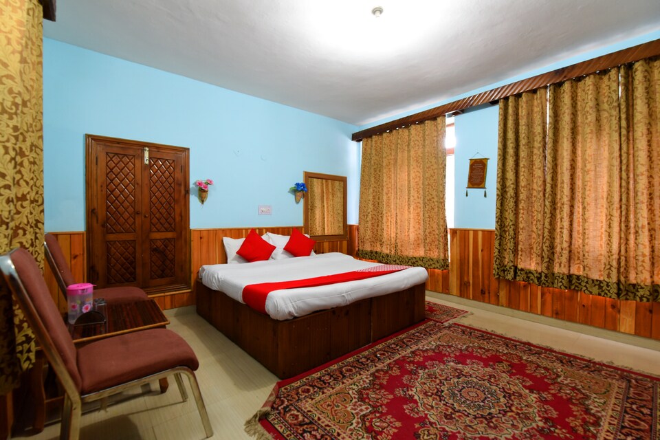 OYO Home 13732 Cozy, Naggar Road, Manali