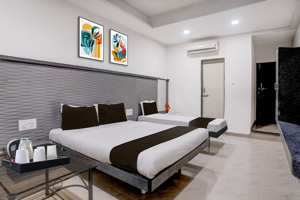 Hotel O Kolhapur Gate Formerly Tanwani Lodging, Kolhapur, Kolhapur