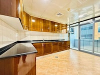 Luxurious & Exclusive Pearl Plaza Tower Near Corniche Beach 