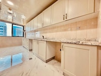 Luxurious & Exclusive Pearl Plaza Tower Near Corniche Beach 