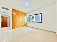 Luxurious & Exclusive Pearl Plaza Tower Near Corniche Beach 