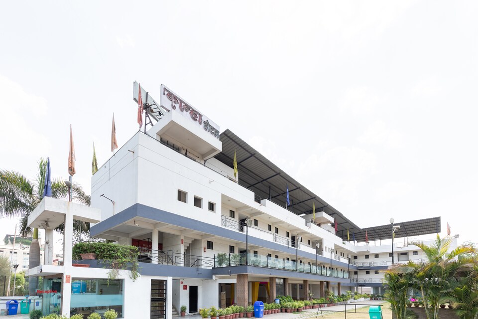 OYO 33223 Hotel Kanha, Bombay Hospital, इंदौर