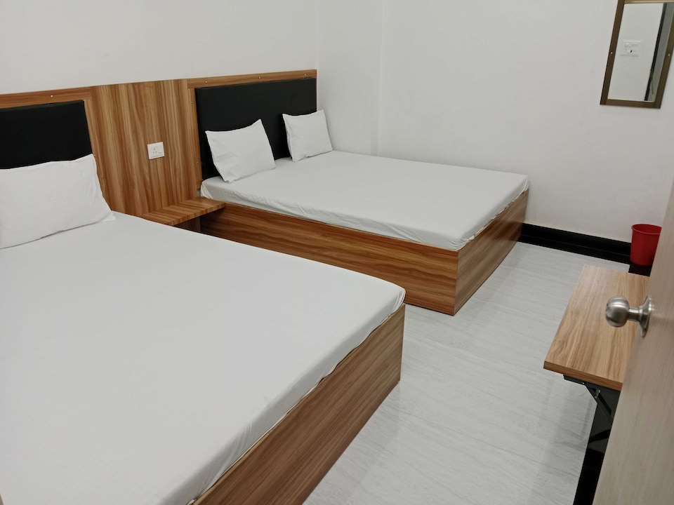 Hotel O RAJ PALACE HOMESTAY B&B, Sarnath Varanasi, Varanasi