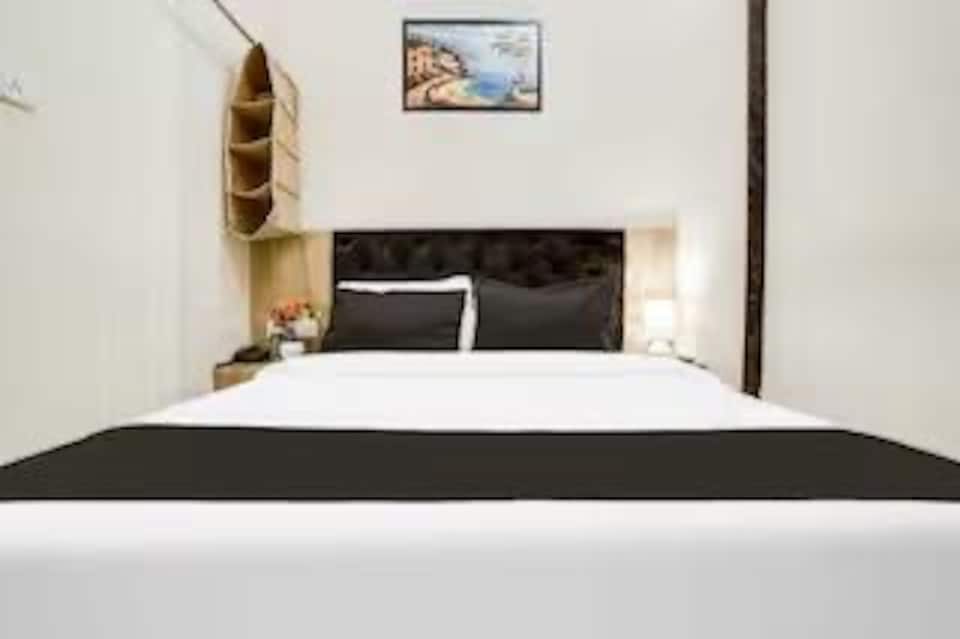 Collection O Asalpha Metro Station Formerly Venture Grand, Mumbai International Airport, Mumbai